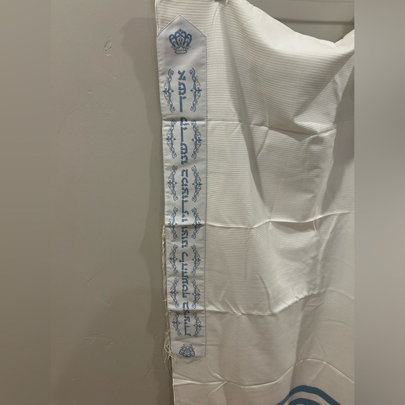 Tallit Prayer Shawl, 100% Cotton, White with Blue Stripes, Size 60 (55” x 73”) - Picture 3 of 3